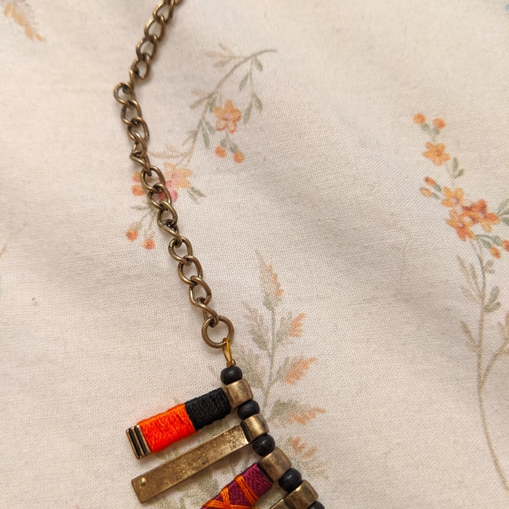Vibrant statement necklace - Picture 3 of 6